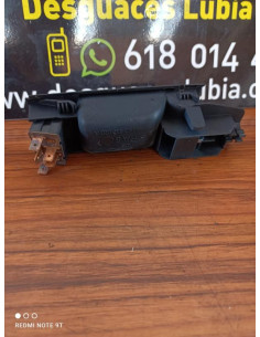 MANETA INTERIOR DELANTERA DERECHA 4A0837020A · 2040408 2