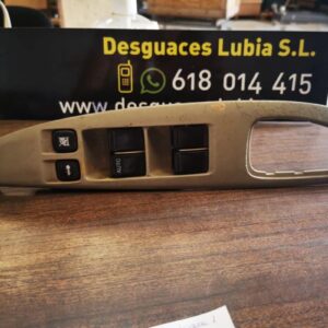 Mando elevalunas delantero izquierdo Nissan Primera (P12) 1.6 i 16V (109 cv)