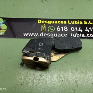 Cerradura puerta delantera izquierda Volvo V40 Combi (VW) 1.6 16V (105 cv)