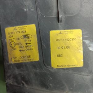 Faro izquierdo Ford Mondeo III Sedan 1.6 i 16V (125 cv)