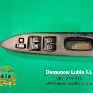 Mando elevalunas delantero izquierdo Toyota Avensis Hatch (T22) 1.6 (101 cv)