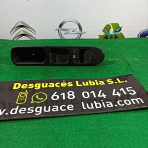 Mando elevalunas delantero derecho Peugeot 306 (7B) 2.0 HDI 90 (90 cv)