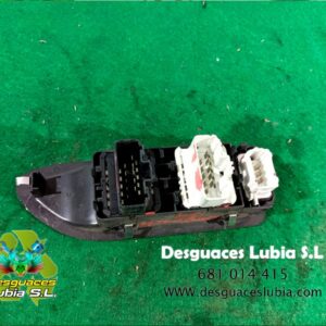 Mando elevalunas delantero izquierdo Renault Laguna II 2.0 16 V (133 cv)
