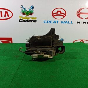 Cerradura puerta trasera izquierda Mitsubishi Colt VI (Z30) 1.1 CZ1 (75 cv)