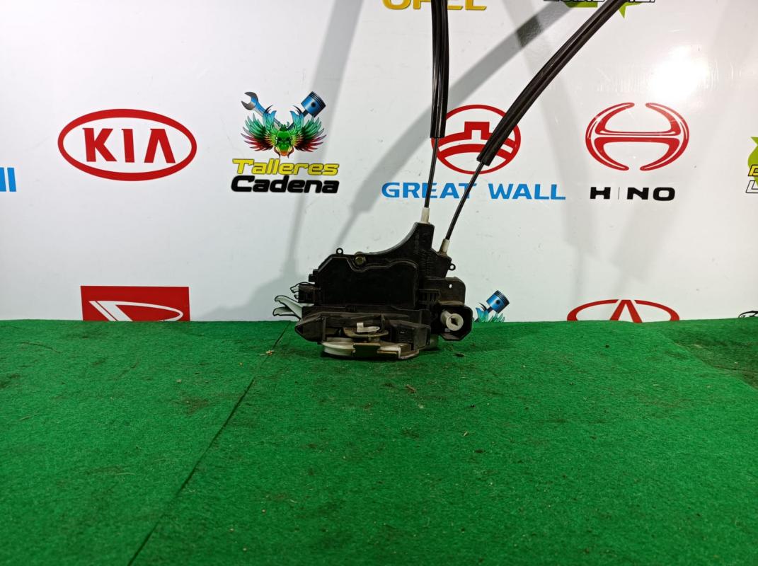 Cerradura puerta delantera derecha Mitsubishi Colt VI (Z30) 1.1 CZ1 (75 cv)