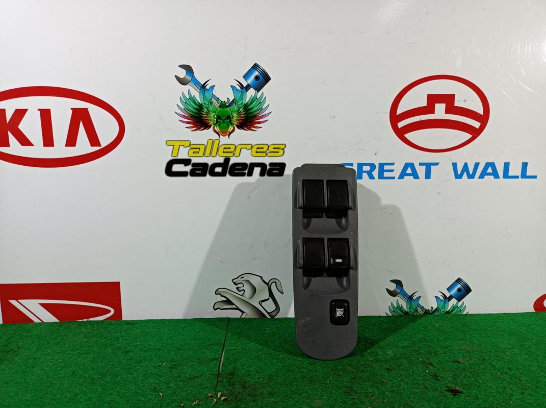 Mando elevalunas delantero izquierdo Mitsubishi Colt VI (Z30) 1.1 CZ1 (75 cv)