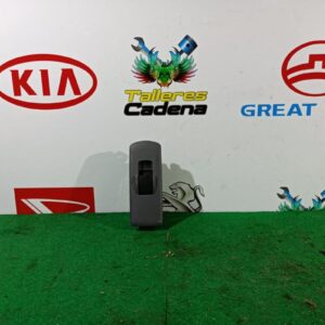 Mando elevalunas trasero derecho Mitsubishi Colt VI (Z30) 1.1 CZ1 (75 cv)
