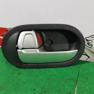 Maneta interior trasera izquierda Mitsubishi Colt VI (Z30) 1.1 CZ1 (75 cv)