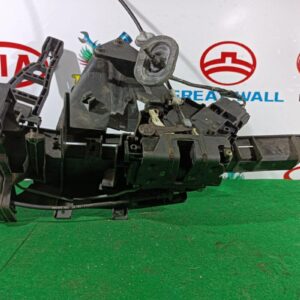 Cerradura puerta delantera izquierda Ford FOCUS II 2.0 TDCi (110 cv)