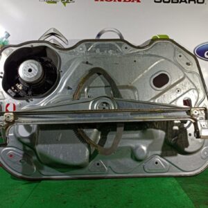 Elevalunas delantero derecho Ford FOCUS II 2.0 TDCi (110 cv)