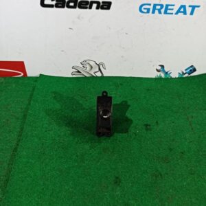 Mando elevalunas trasero derecho Hyundai i30 1.4 (109 cv)