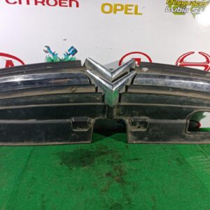 Rejilla delantera Citroen C5 I Break (Fase II, 2004) 2.0i 16V (140 cv)