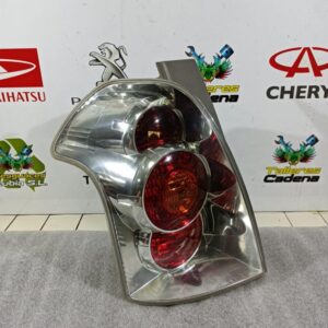 Piloto trasero izquierdo Toyota Corolla Verso III 1.6 16V (132 cv)
