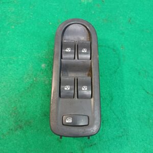 Mando elevalunas delantero izquierdo Renault Scenic II 1.4 i 16V (98 cv)