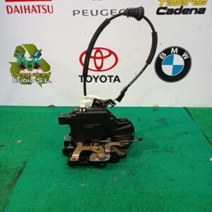 Cerradura puerta trasera izquierda Volkswagen Golf IV Variant (1J5) 1.4 16V (75 cv)