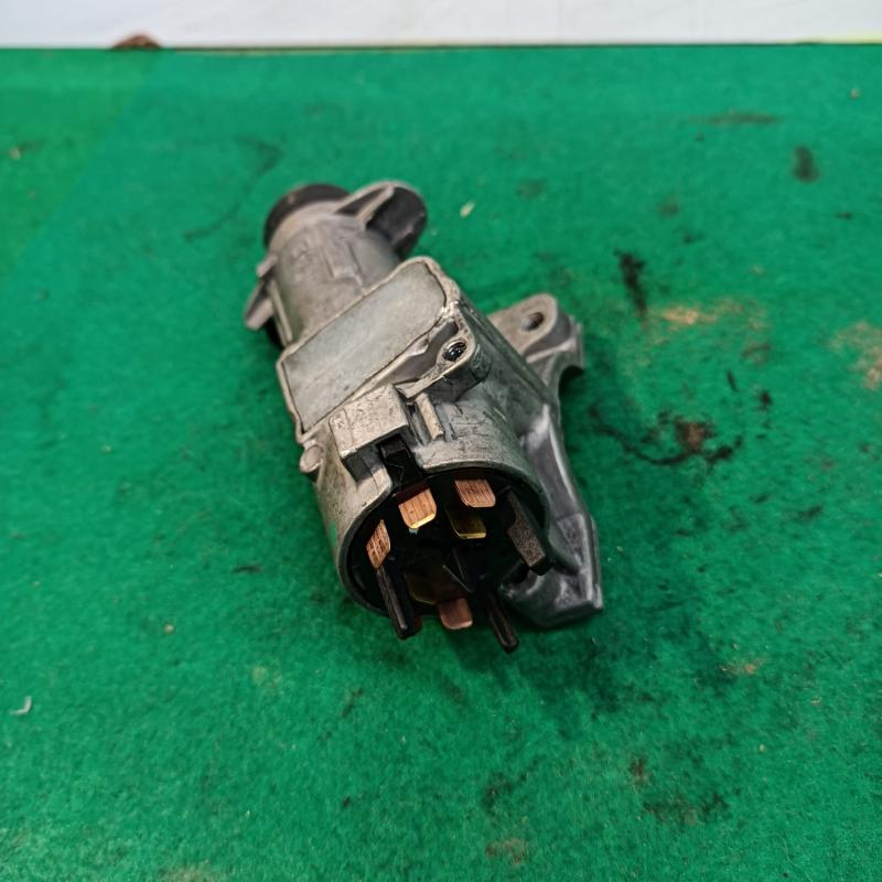 Conmutador de arranque Volkswagen Golf IV Variant (1J5) 1.4 16V (75 cv) - Imagen 3