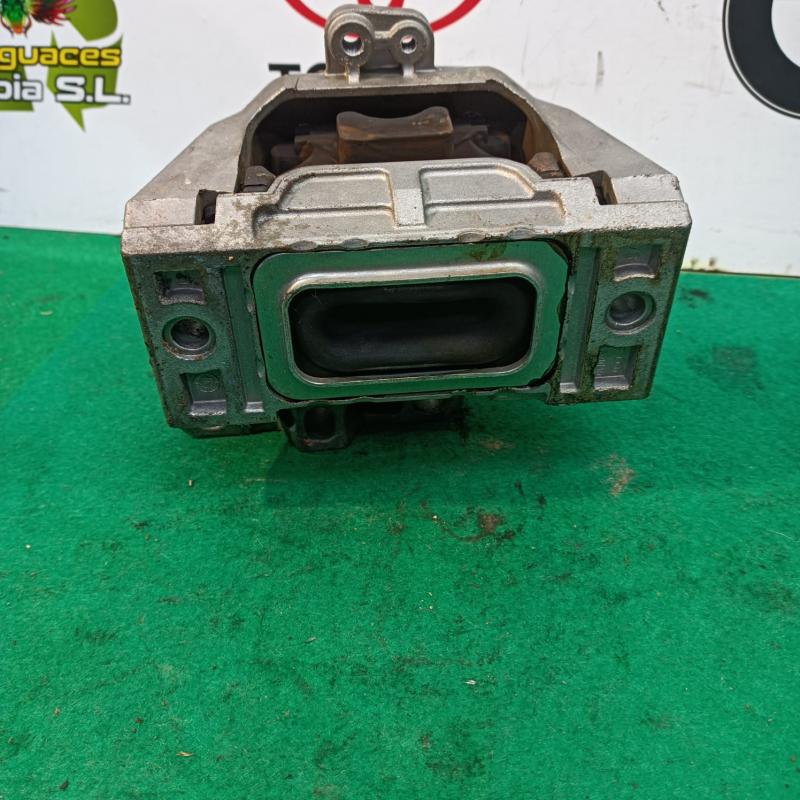 Soporte motor derecho Volkswagen Golf IV Variant (1J5) 1.4 16V (75 cv) - Imagen 4