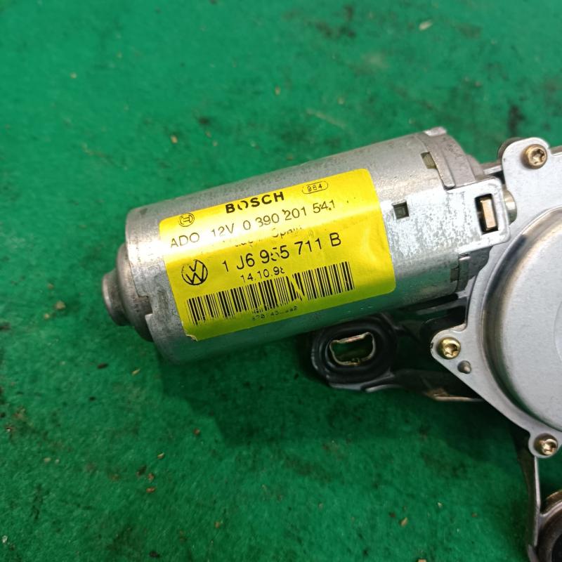 Motor limpiaparabrisas trasero Volkswagen Golf IV Variant (1J5) 1.4 16V (75 cv) - Imagen 3