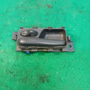 Maneta interior trasera izquierda Hyundai Lantra 1.5 12V (88 cv)