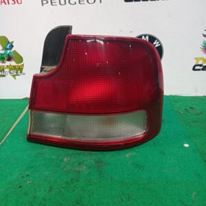 Piloto trasero derecho Hyundai Lantra 1.5 12V (88 cv)