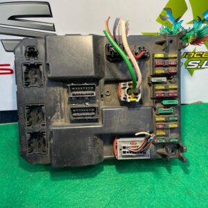 Caja de reles / fusibles Peugeot 307 2.0 HDI (90 cv)