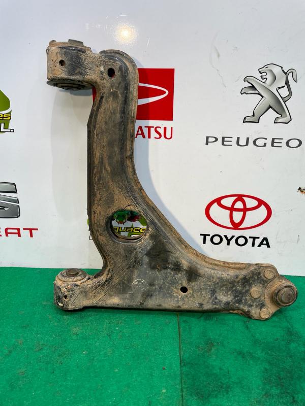 Brazo suspension inferior delantero izquierdo Opel Zafira B 1.9 CDTI (100 cv) - Imagen 2