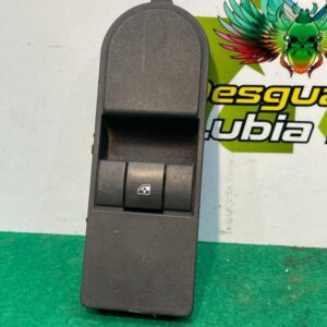 Mando elevalunas delantero derecho Opel Zafira B 1.9 CDTI (100 cv)
