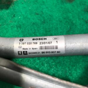Motor limpiaparabrisas delantero Peugeot 207 1.4 i (75 cv)