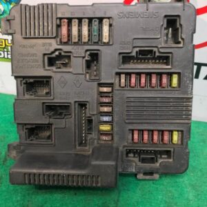 Caja de reles / fusibles Renault Megane II Clasico 1.9 dCi (120 cv)