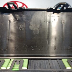 Caja de reles / fusibles Citroen C5 I (Fase II, 2004) 2.0 HDi (136 cv) FAP