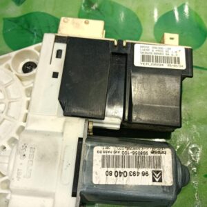 Motor elevalunas delantero derecho Citroen C5 I Break (Fase II, 2004) 2.0 HDi (136 cv) FAP