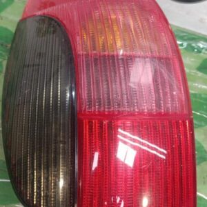 Piloto trasero izquierdo Peugeot 306 (7B) 2.0 HDI 90 (90 cv)